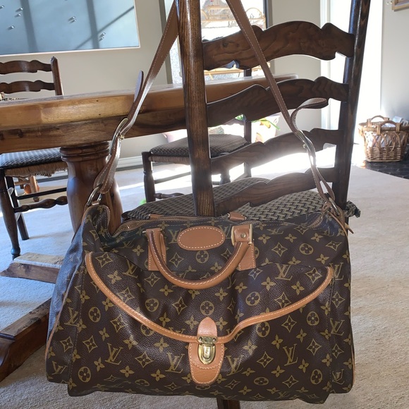Louis Vuitton duffle bag with exterior pockets - Picture 5 of 16